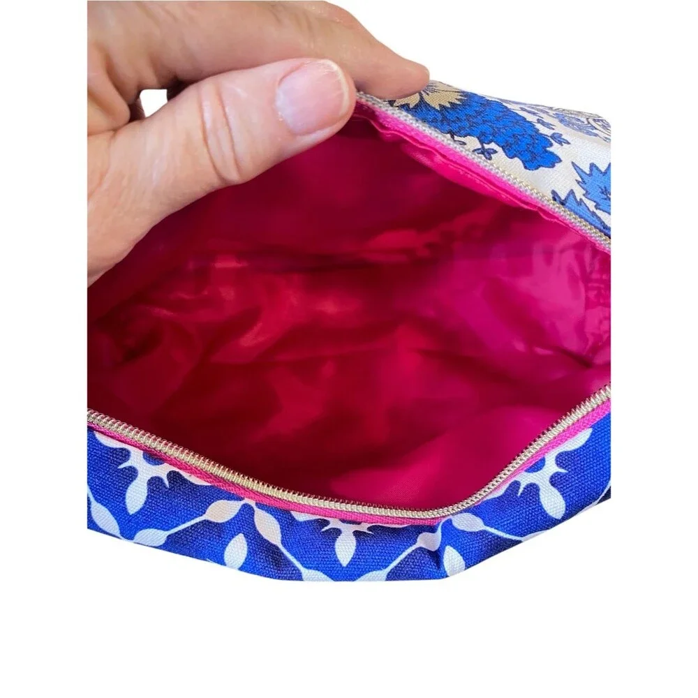 Estee Lauder NWT Cosmetics Bag Floral Print Zip Closure Travel Compact Roomy